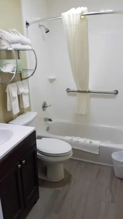 DuPont Suites - Louisville