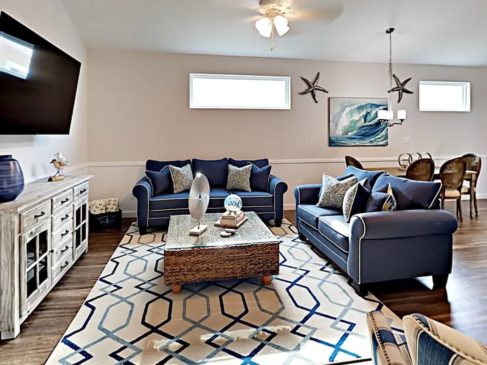 The Savvy Pelican 4 Bedrooms 3 Bathrooms Condo
