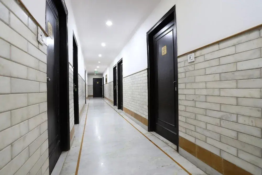 OYO 60476 Hotel Silver Rooms