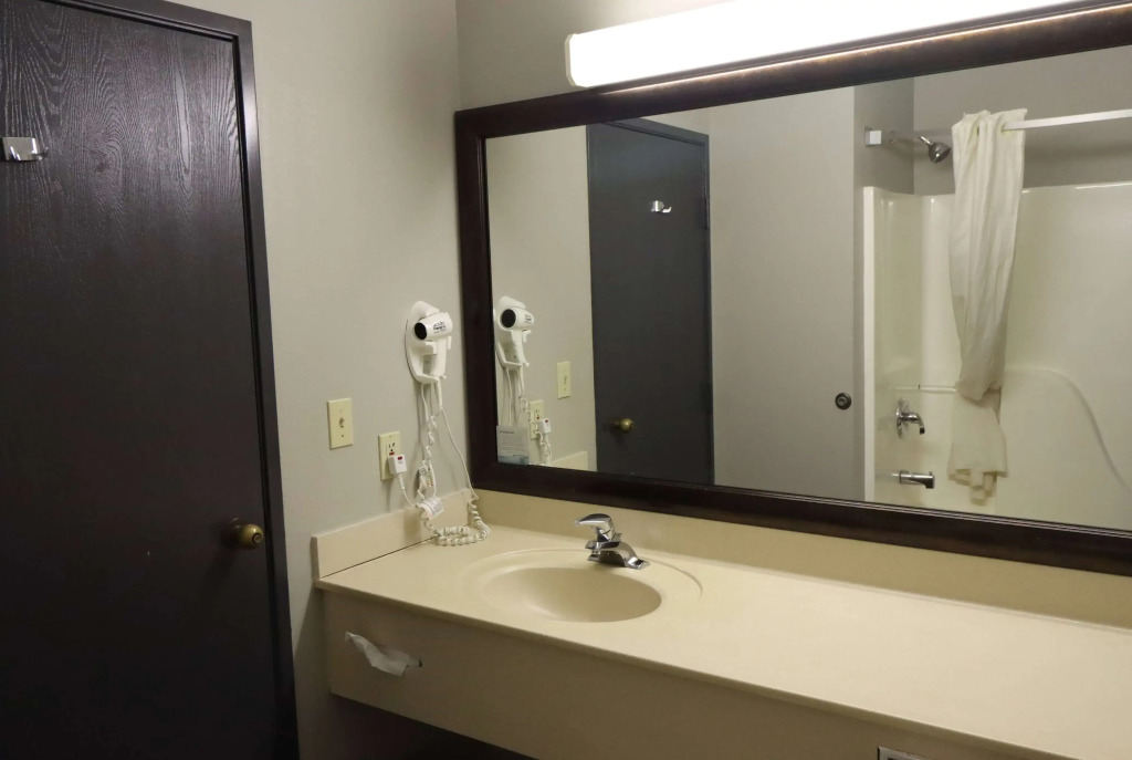 Super 8 by Wyndham Perryville