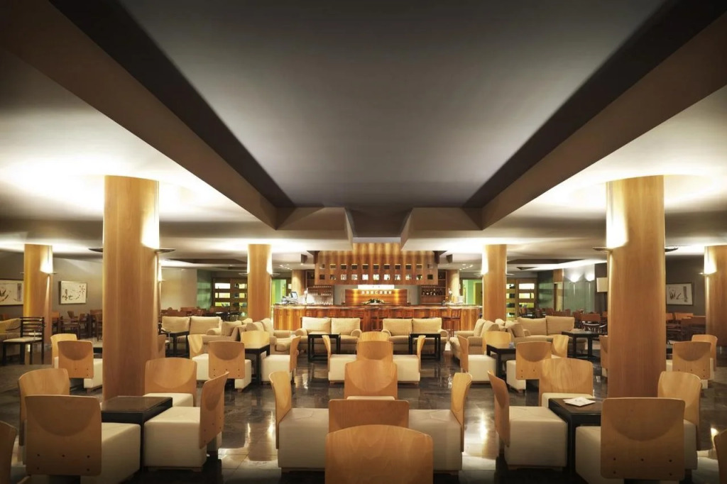 Adrián Hoteles Roca Nivaria