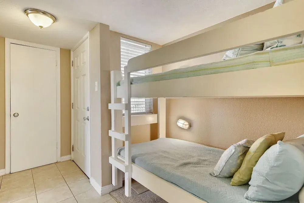 Seascape 2201 - 2 Br Condo