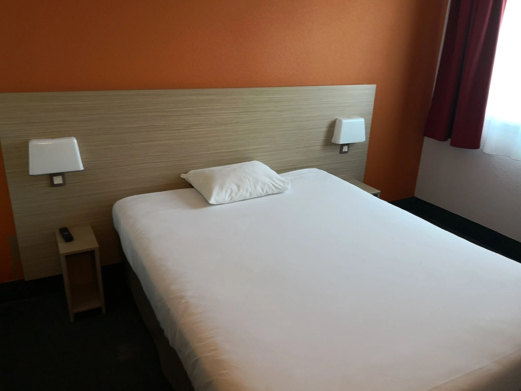 Hotel HubOne3 Istres