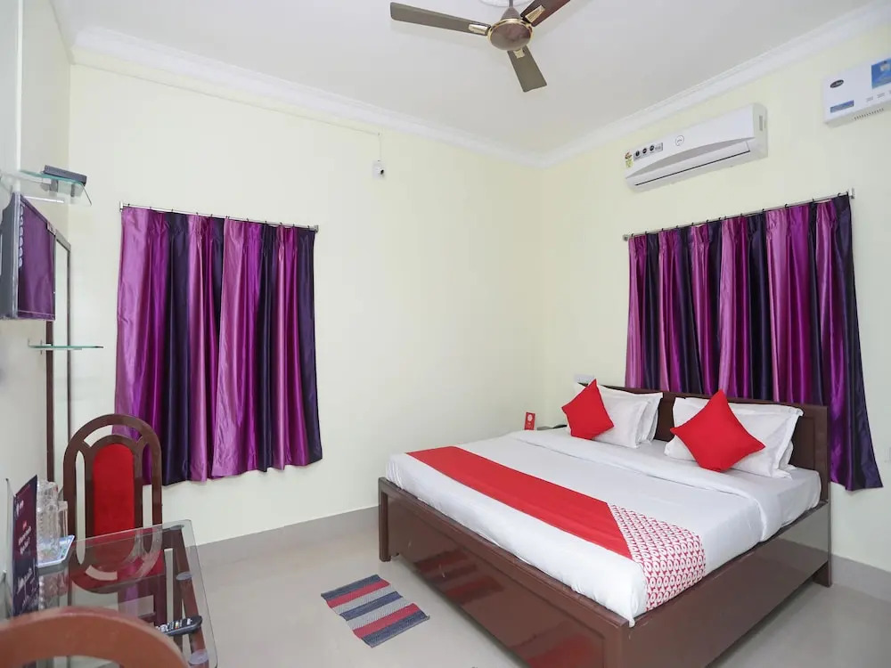 OYO 13859 Soveet Residency