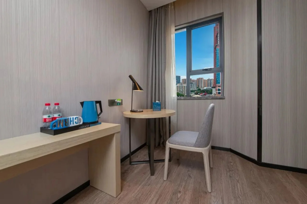 Echarm Hotel (Nanchang Bayi Square Subway Station Wushang MALL)