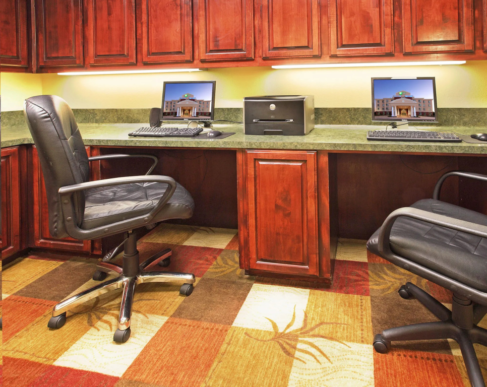 Holiday Inn Express Hotel and Suites Shreveport South Park Plaza by IHG