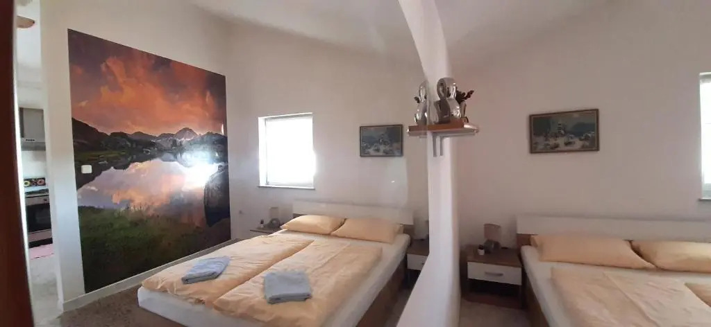 Apartments Hajl