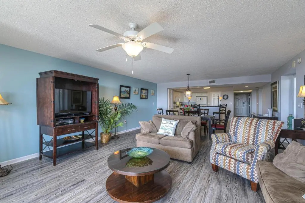 Yacht Club Villas #1-703