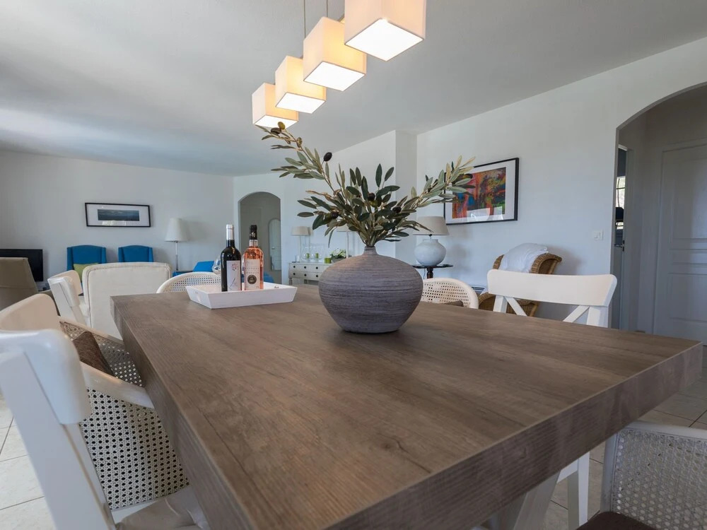 Modern villa in Camplong with private pool