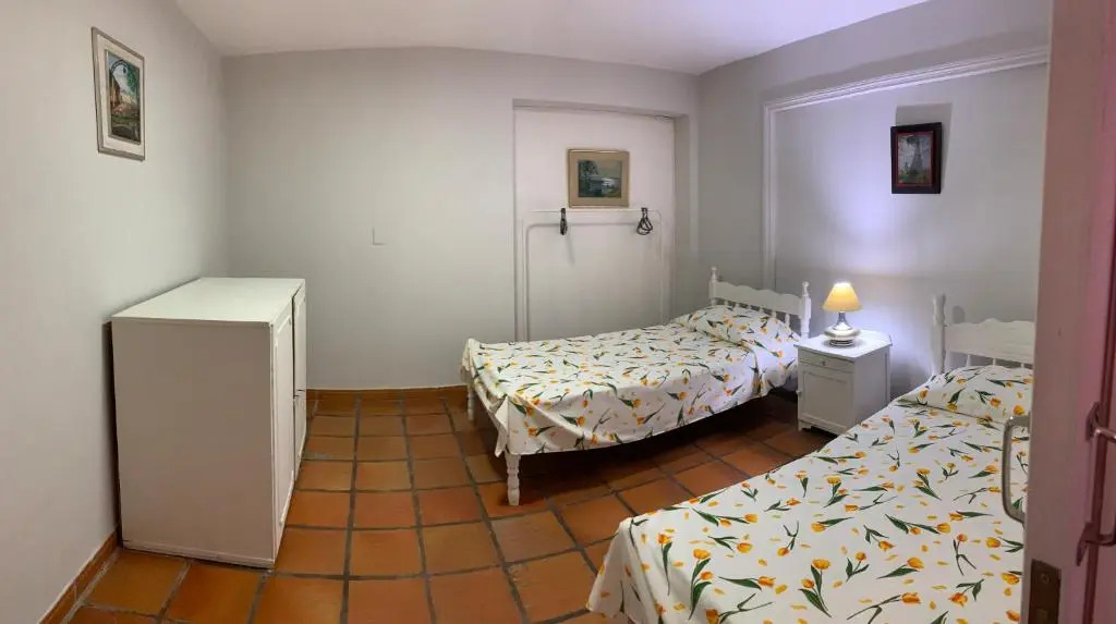 Casa para 12 con garaje, jardín y quincho