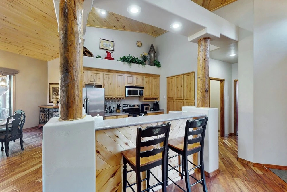 3BR Home Close to Golf, Hiking & Lakes - Dogs OK
