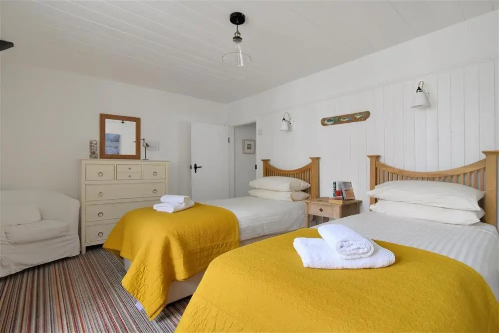 12 Maritime House