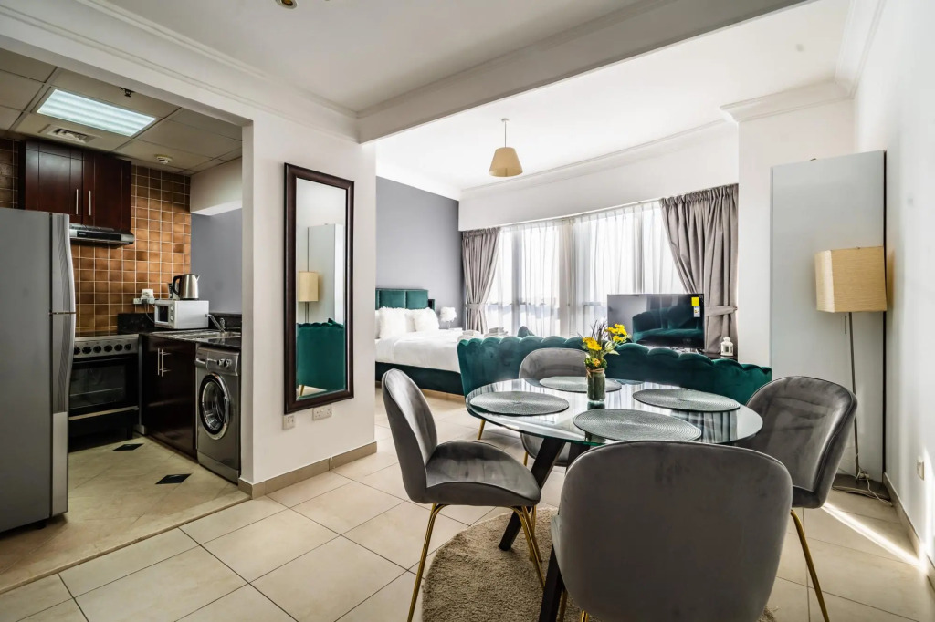 JLT - Lakeshore Tower 807