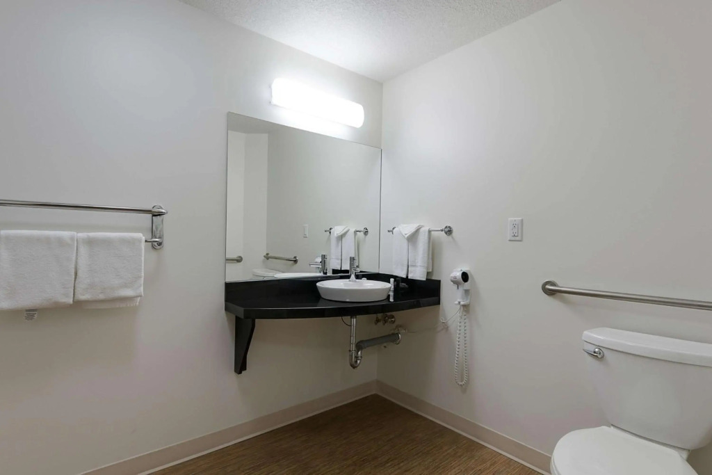 Motel 6-Brandon, MB