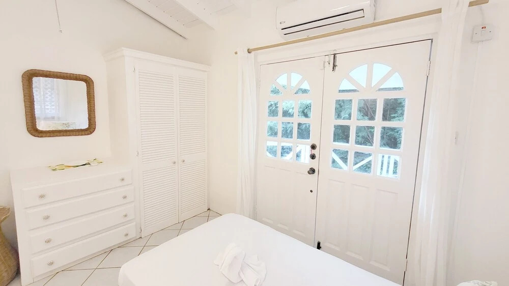 The Date House - Four Bedroom Villa with Private Pool near the beach and Calabash Cove Resort 4 Villa by RedAwning