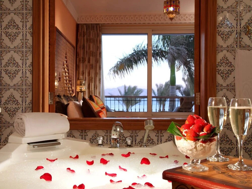 An Amazing 2 Bedrrom Villa Overlloking the Red Sea Wirh its Private Pool