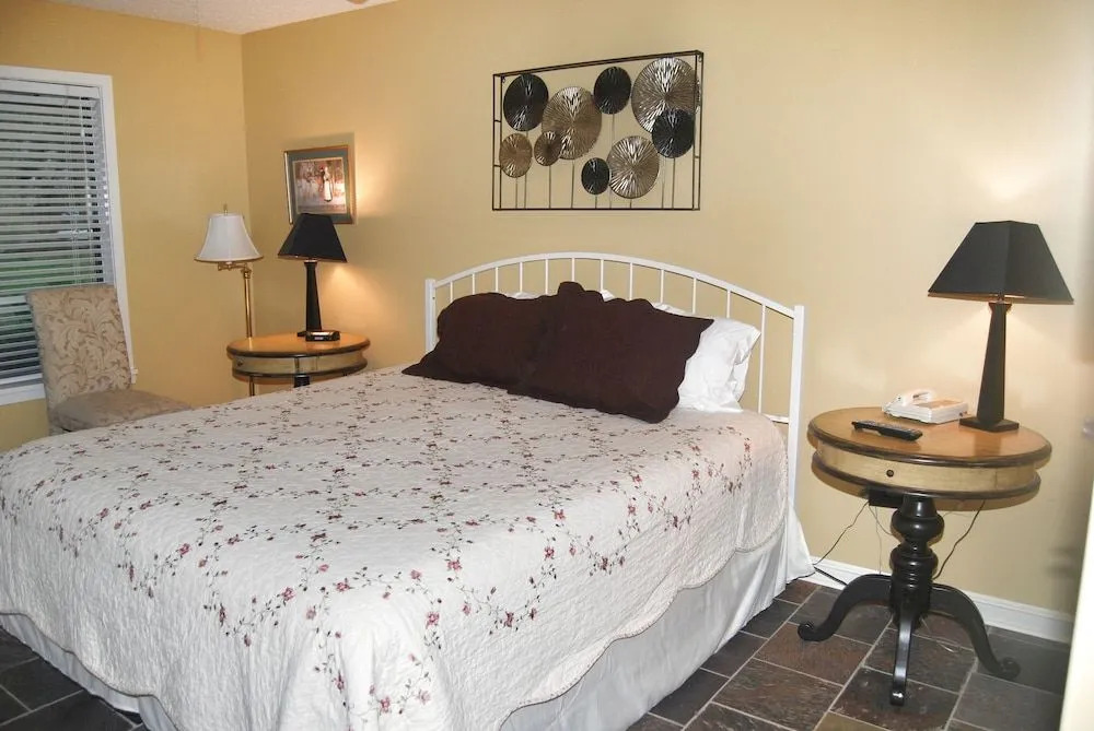 West Hyde Park 14B 2 Bedrooms 2 Bathrooms Villa