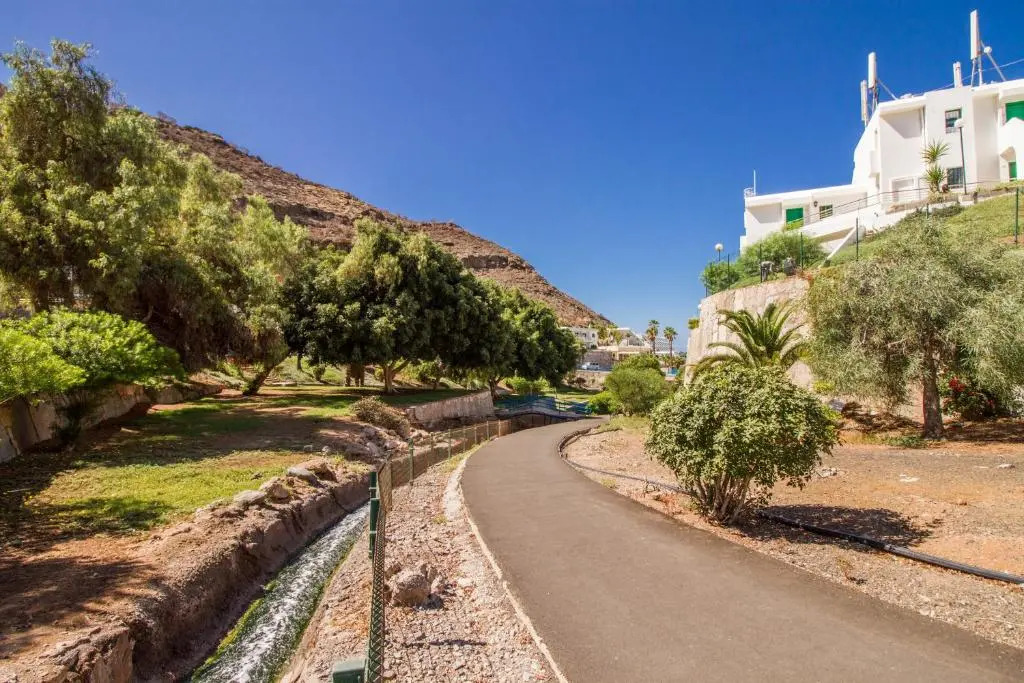 Granada II Apartments
