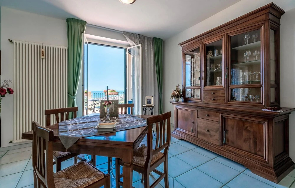 Beautiful Home In Belsito With Wifi