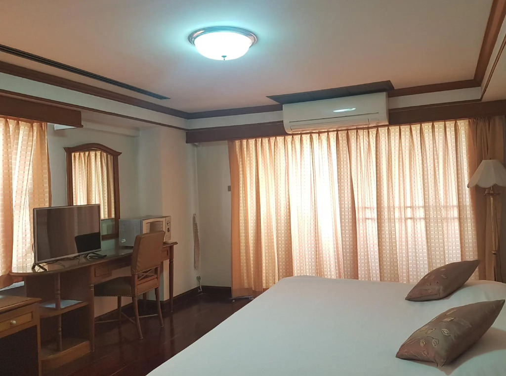 Interchange Tower Serviced Apartment - SHA Extra Plus