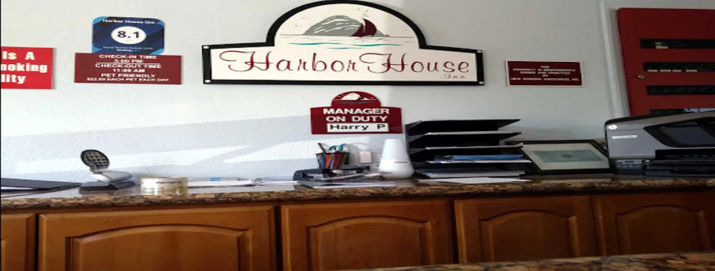 Harbor House Inn
