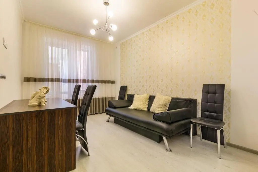 Lux 3-bedroom apartment in Most City area