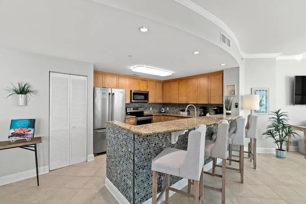 Luxury Beachfront Condo w/ 2 Balconies! Sleeps 8! Walk to Pier Park!