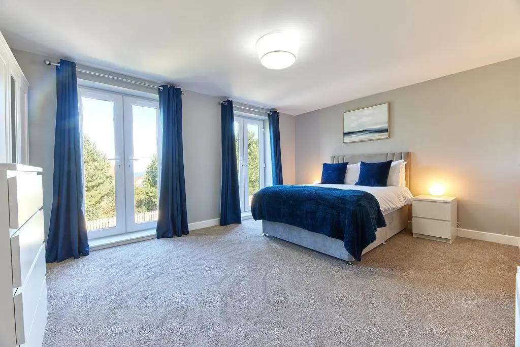 Host & Stay - Castle View