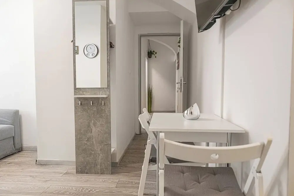 Affordable 3BR Apt near Hauptbahnhof