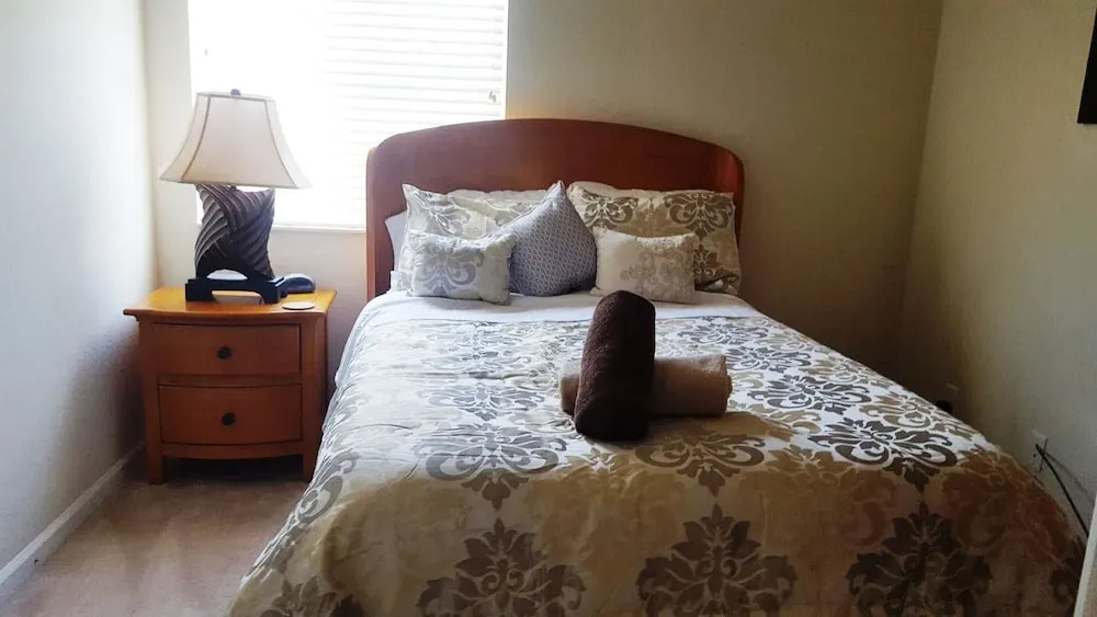 Spacious 6 Bedroom Villa