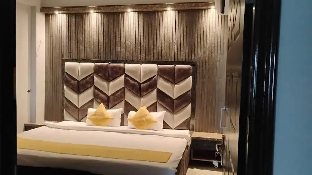 HOTEL Dev Vanshi Palace