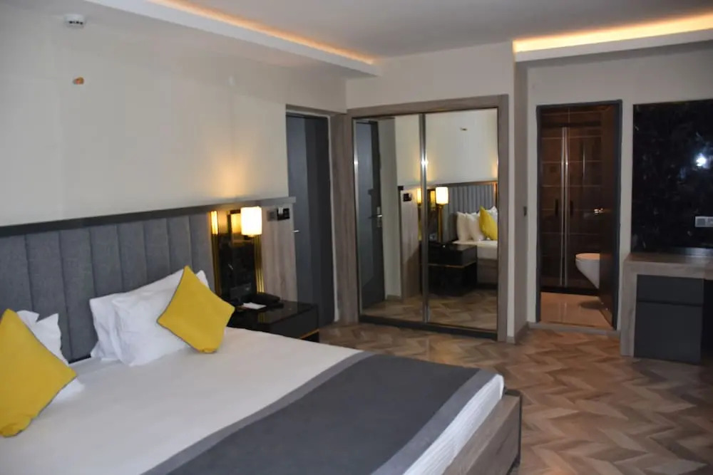 Segmen Hotel