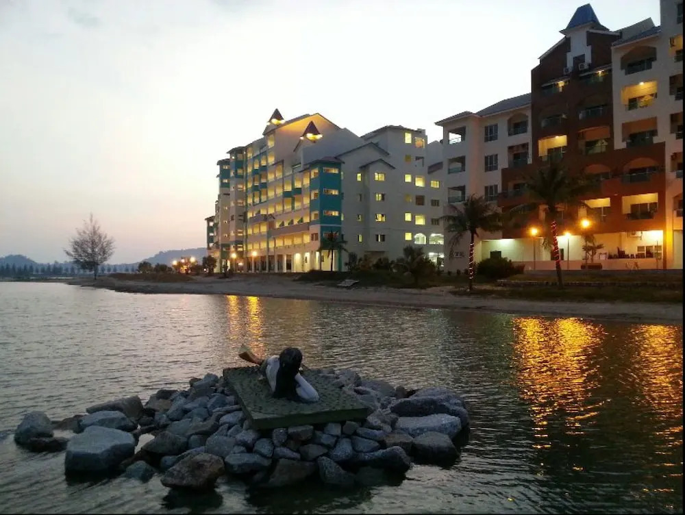 Marina Heights Resort