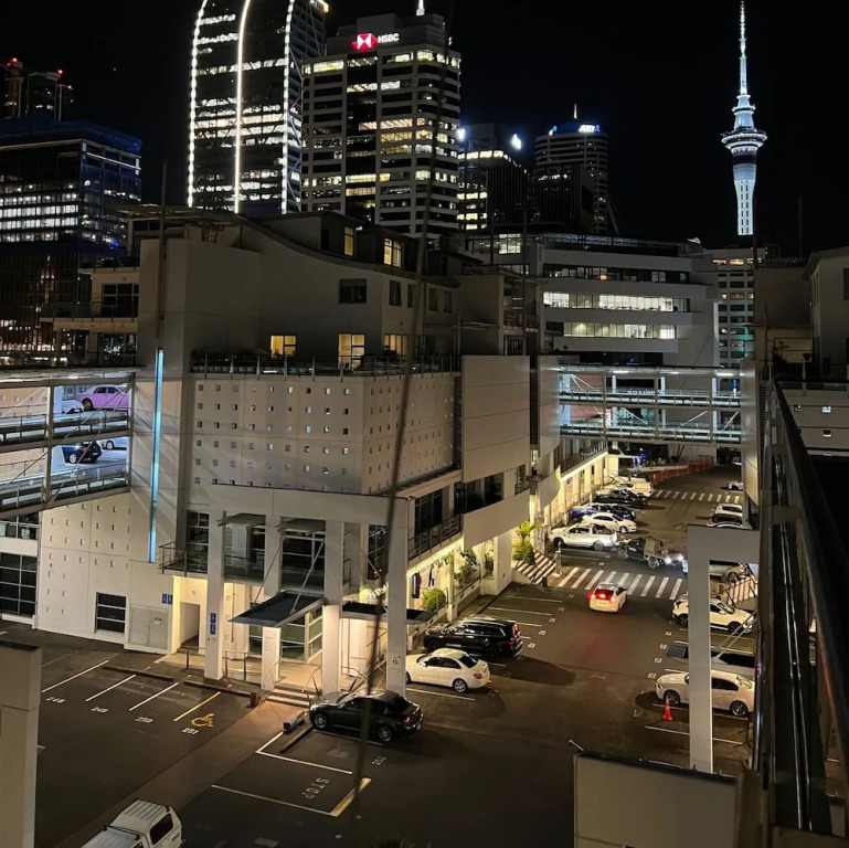Seaview Waterfront Hotel Apt