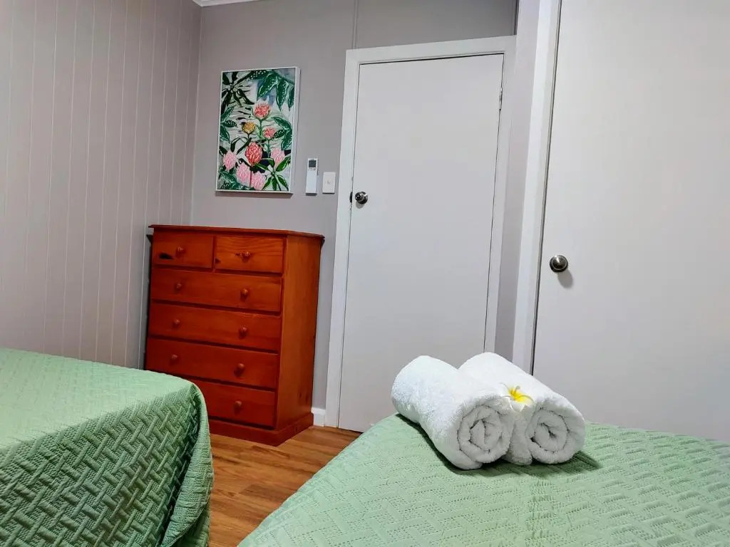 Cute City Cottage - 2 Bedroom - The Strand