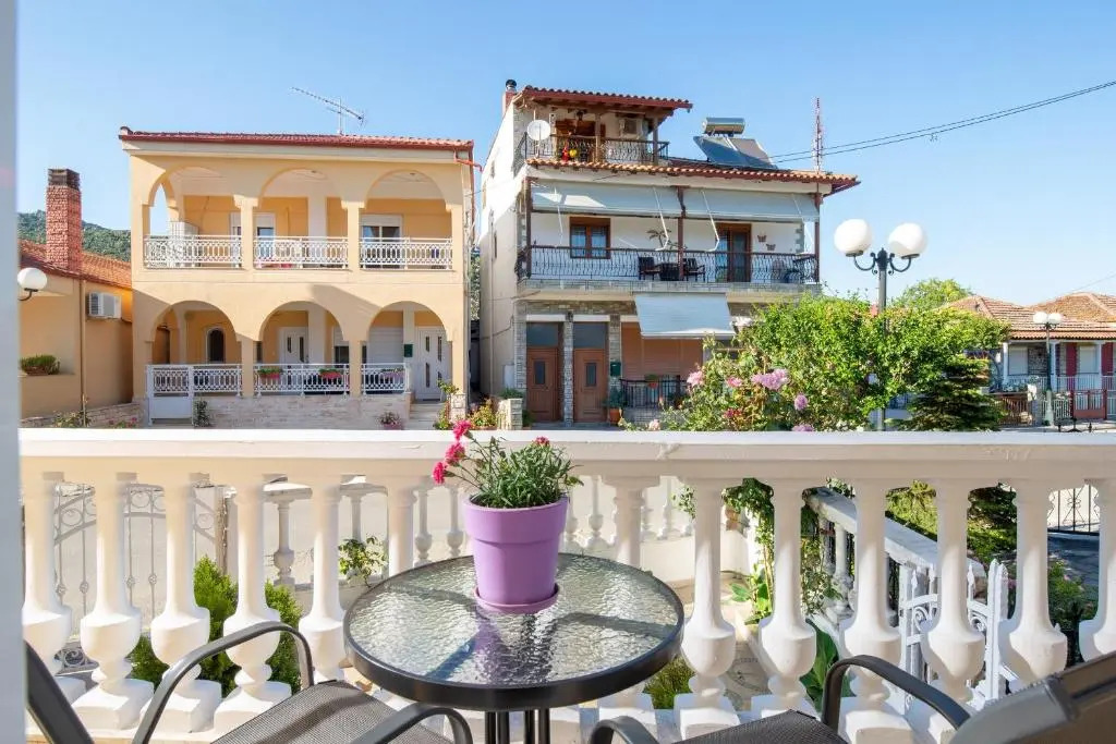 family house nikos 2