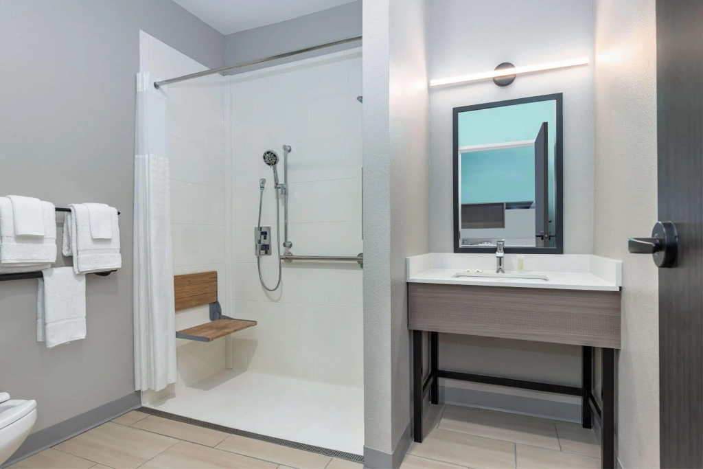 ECHO Suites Extended Stay by Wyndham Dallas Plano/Richardson