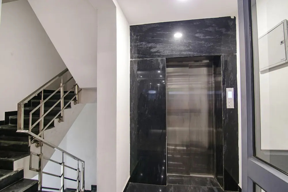 FabHotel Moro Rohini Sector 4