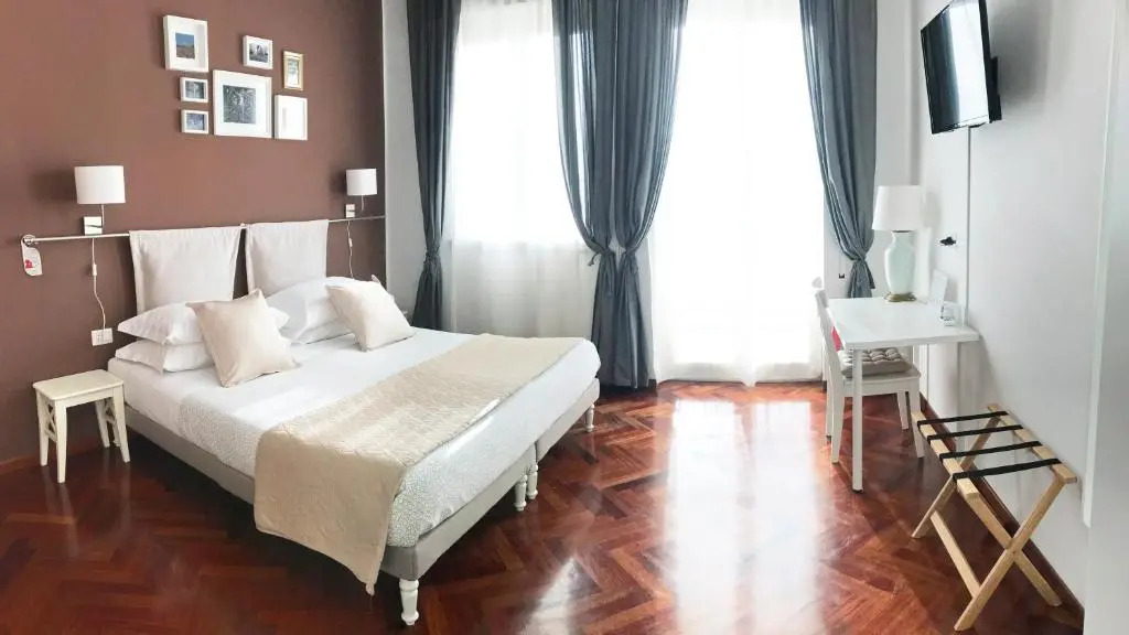 Laurus Sicilian Holiday