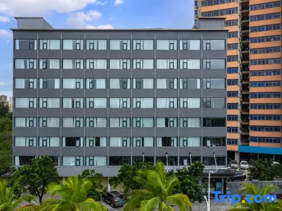 VX Hotel (Meilan Airport East Railway Station)
