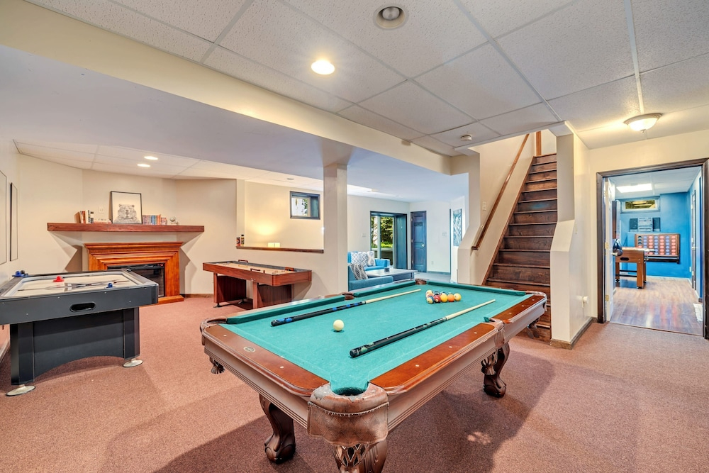 Spa Retreat With Hot Tub Sauna and Game Rooms