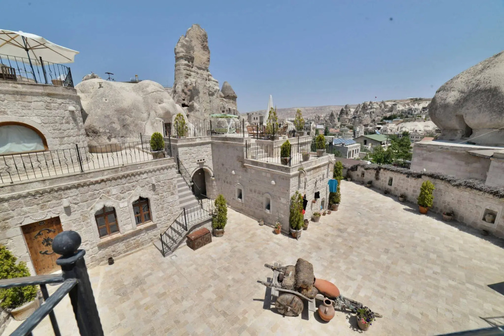 Grand Cave Suites