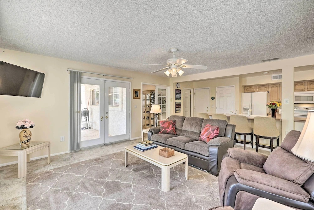 Quiet Sun City Home w/ Grill - Golf & Hike Nearby!
