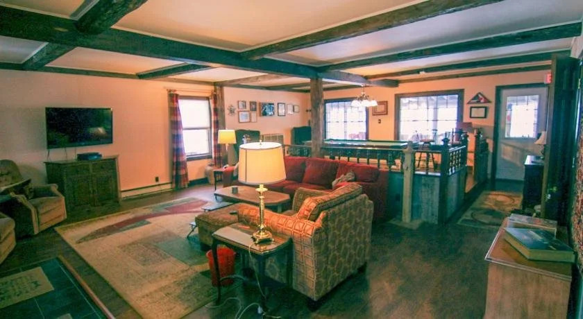 Admiral Peary Inn