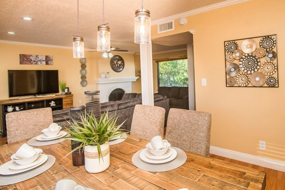 Palm Tree Paradise Luxurious 4 Bd Sleeps 16!
