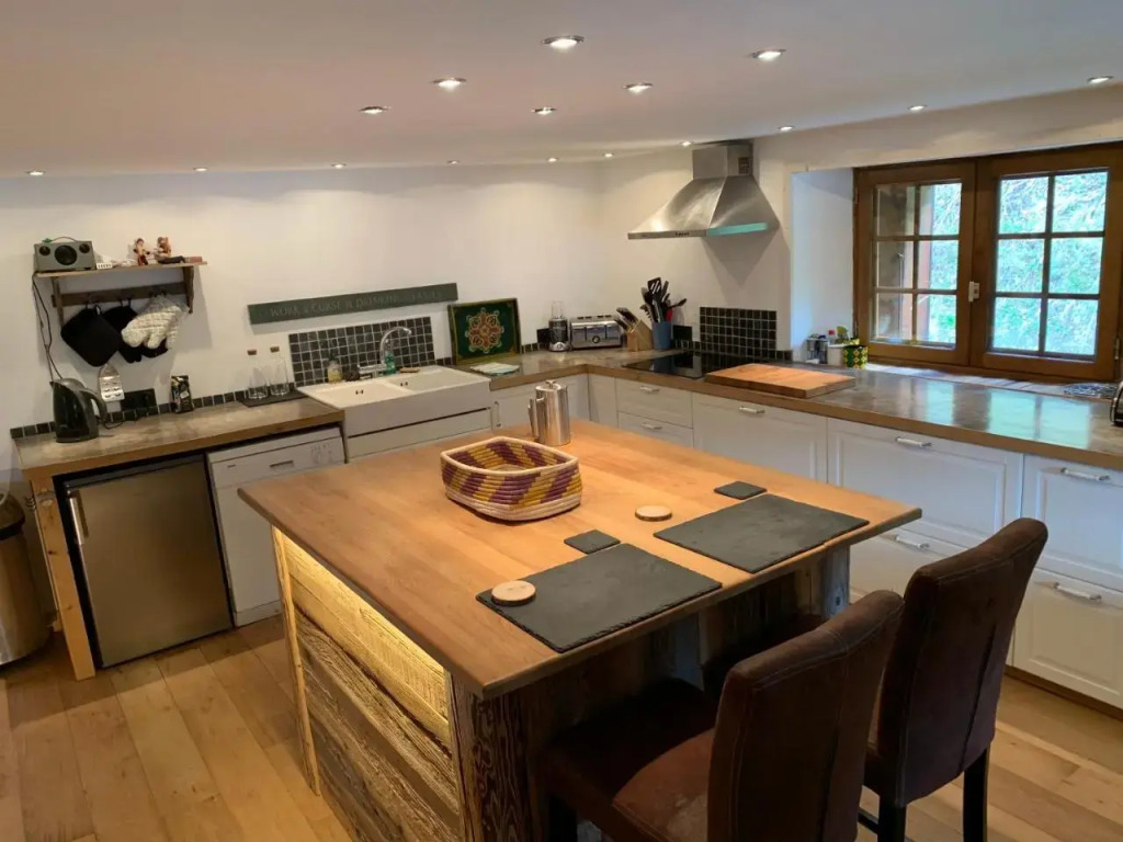 Beautiful renovated chalet near ski resort France