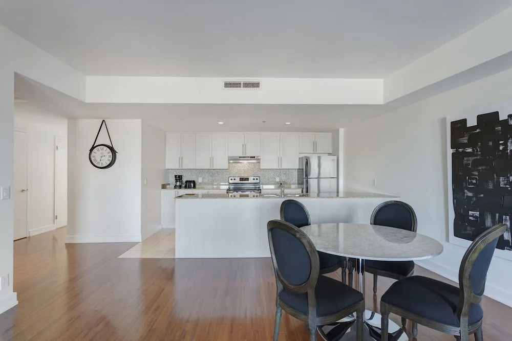 Palais-des-Congrès Furnished Suites by Hometrotting