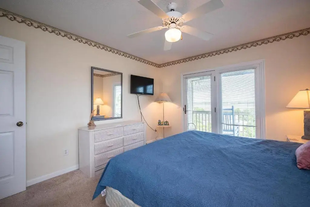 Sound Bite by Oak Island Accommodations