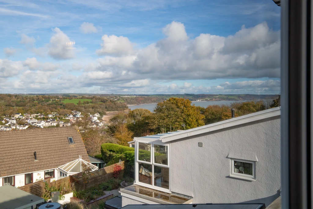 Golwg Y M r - Sea View Cottage With Hot Tub
