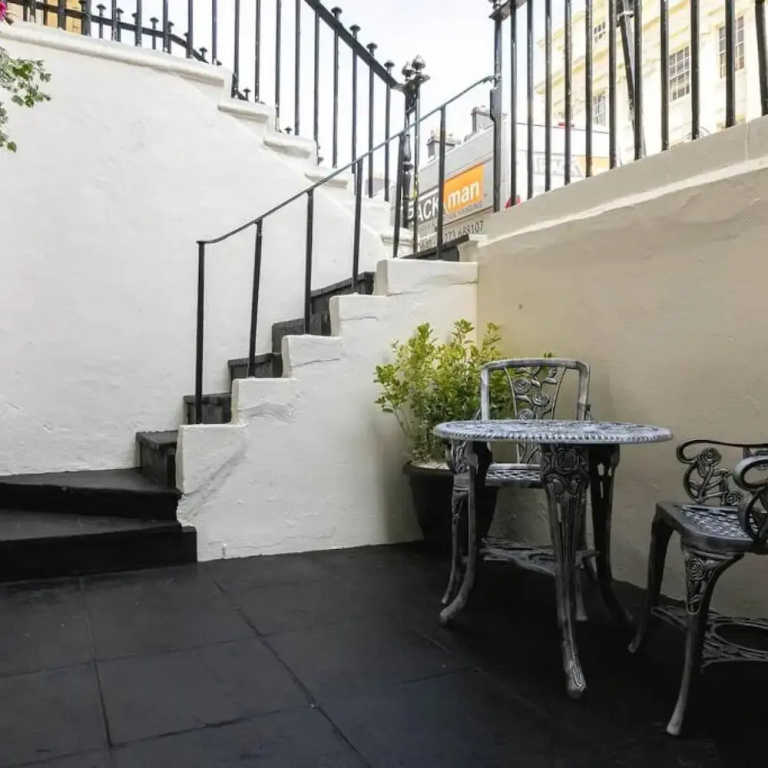 Short Walk to I360 and Beach 5 Condo With Patio